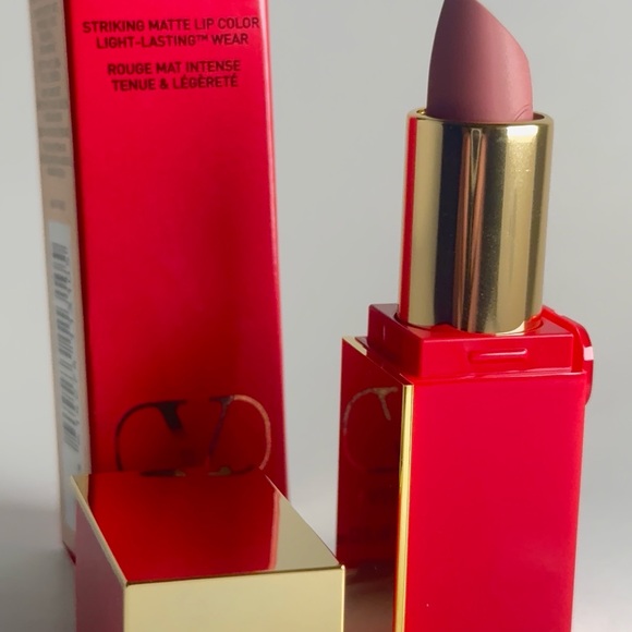 Valentino Rosso Matte Lipstick - Soft Pink - Picture 2 of 4